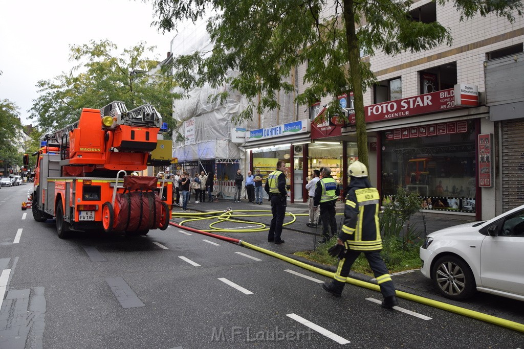 Feuer 2 Koeln Nippes Neusserstr P231.JPG - Miklos Laubert